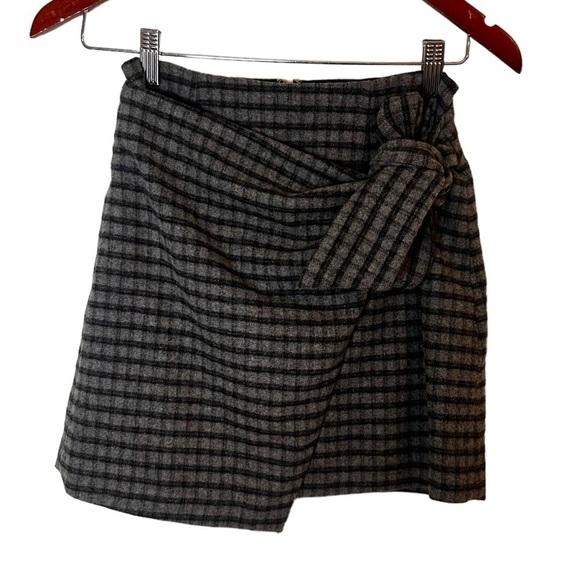 Aritzia Wilfred Dorine Plaid Mini Skirt - Picture 3 of 9